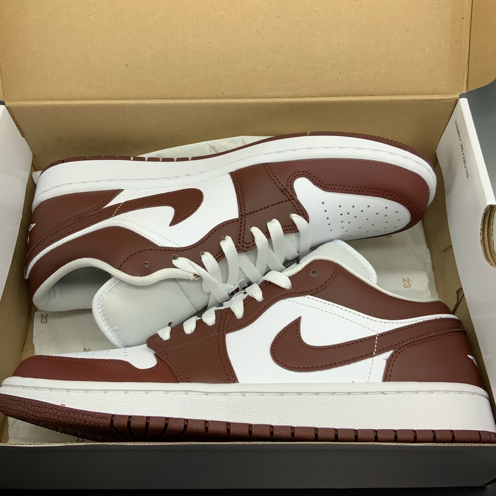 NIKE AIR JORDAN